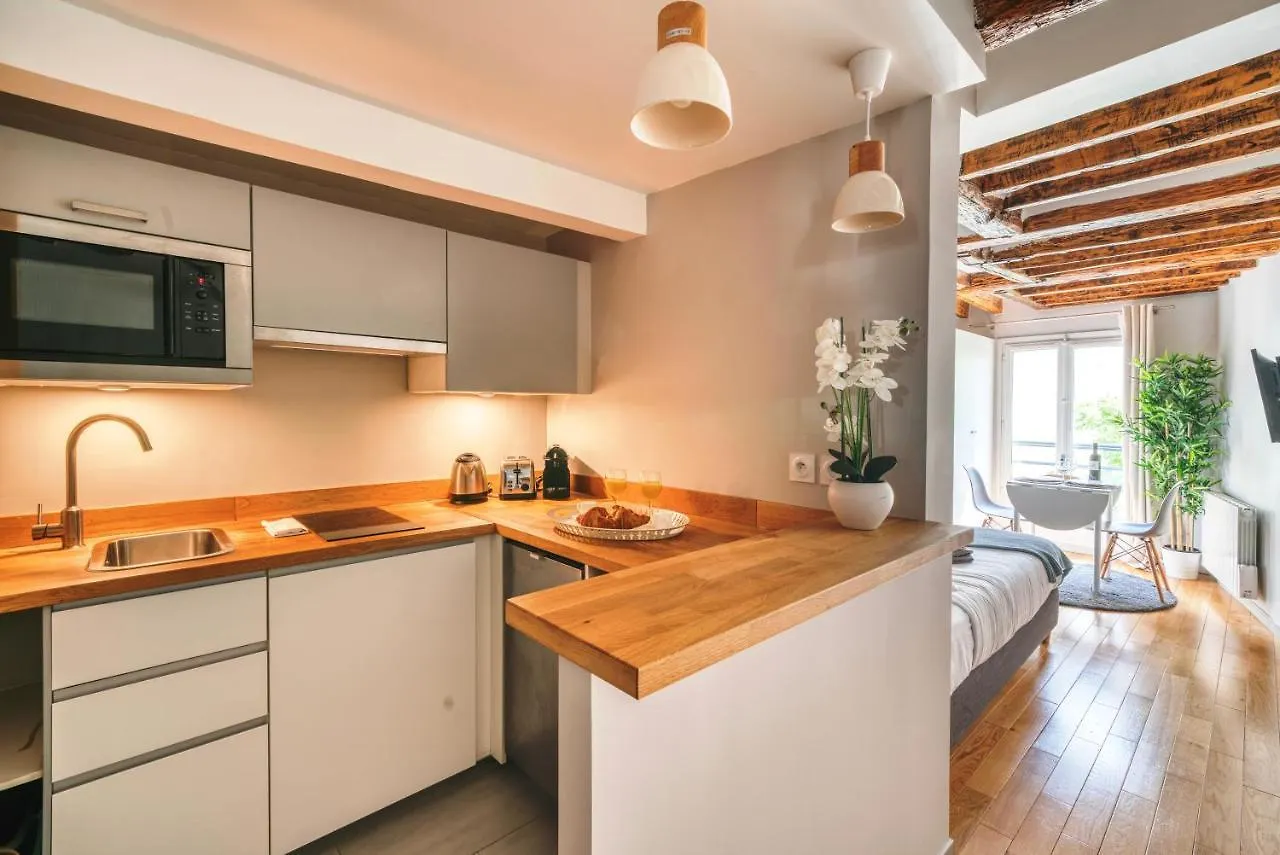1619 - Quartier Latin - Charming Flat Apartament Paryż